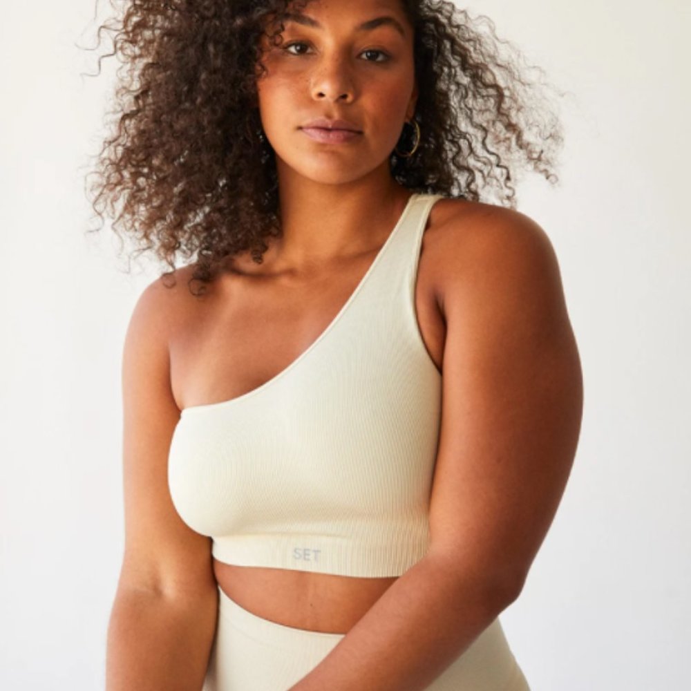 Set Active Oat Milk One Shoulder Bra